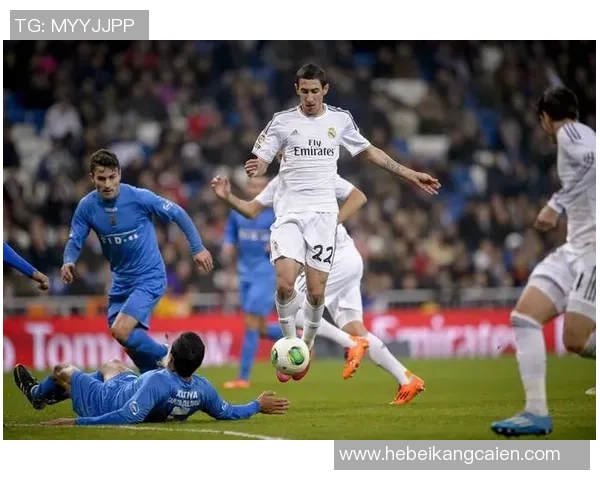 中超激战巴黎圣日耳曼绝杀本菲卡全场沸腾战术解析与精彩瞬间回顾