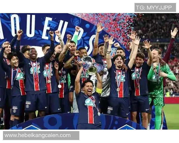 足总杯激战:利物浦小胜拜仁全场沸腾数据分析揭示精彩瞬间